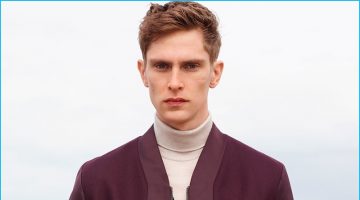 Mathias Lauridsen Ventures Outdoors for COS' Fall Campaign Mathias Lauridsen Ventures Outdoors for COS' Fall Campaign