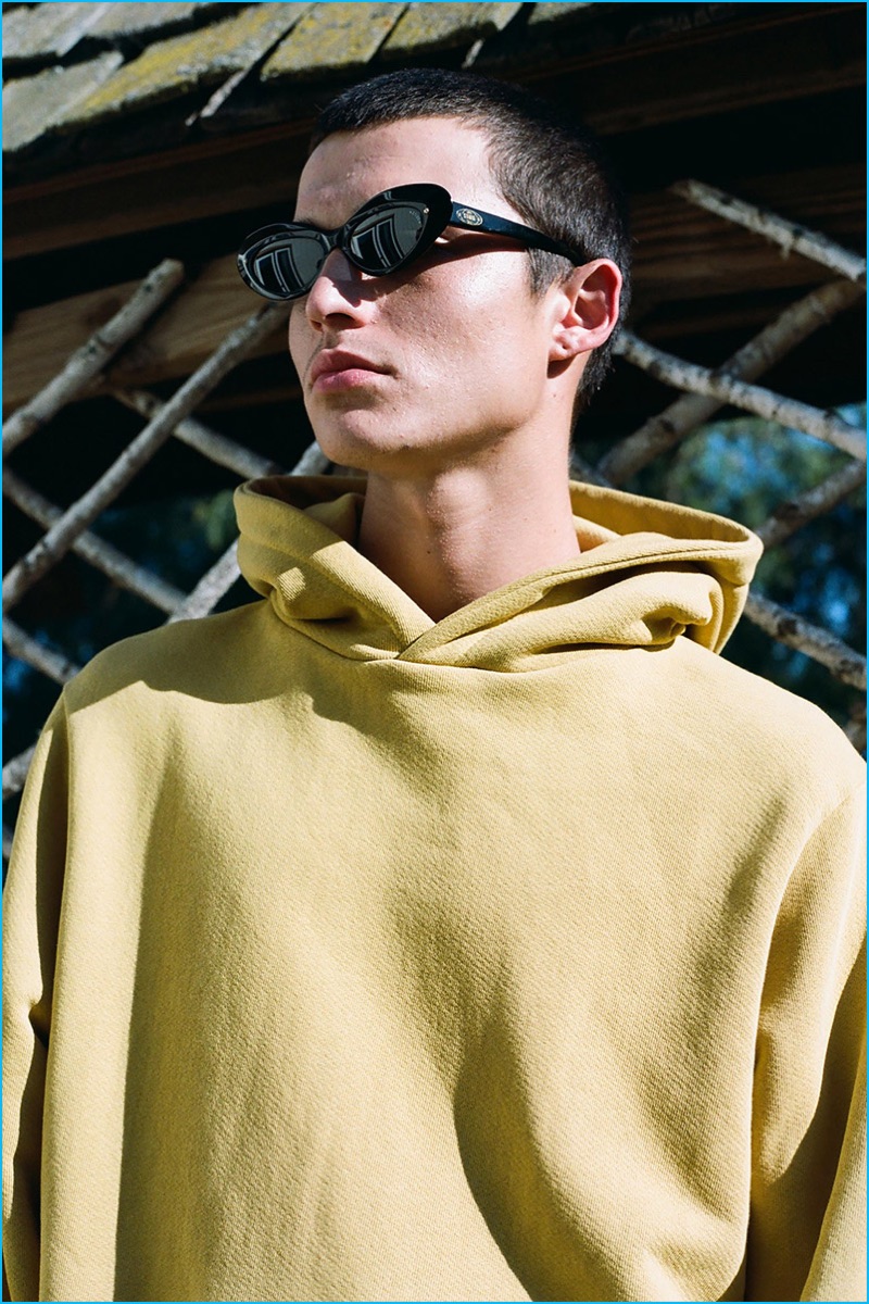Simon Miller goes casual with a relaxed hoodie for spring-summer 2017.