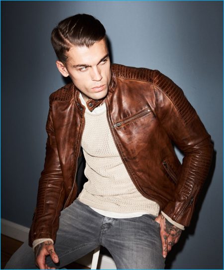 Stephen James 2016 Wormland Theo Casual 002