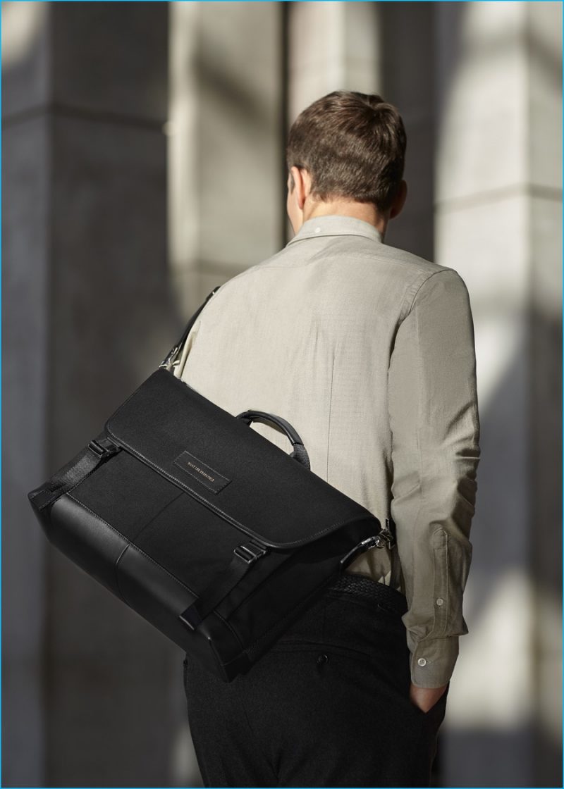 LES Want Essentiels Jackson Messenger Bag