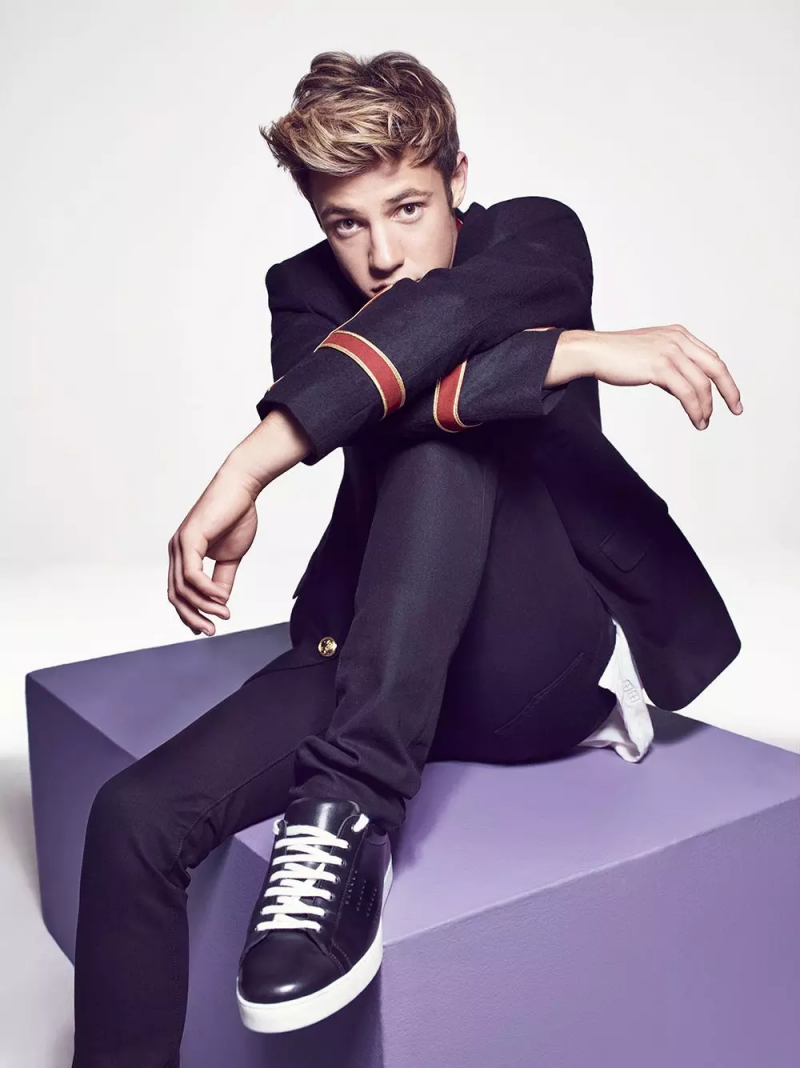 Cameron Dallas strikes a pose for his Variety photo shoot. » Jaden Smith & Ansel Elgort Cover Variety's Young Hollywood Issue Cameron Dallas strikes a pose for his Variety photo shoot.