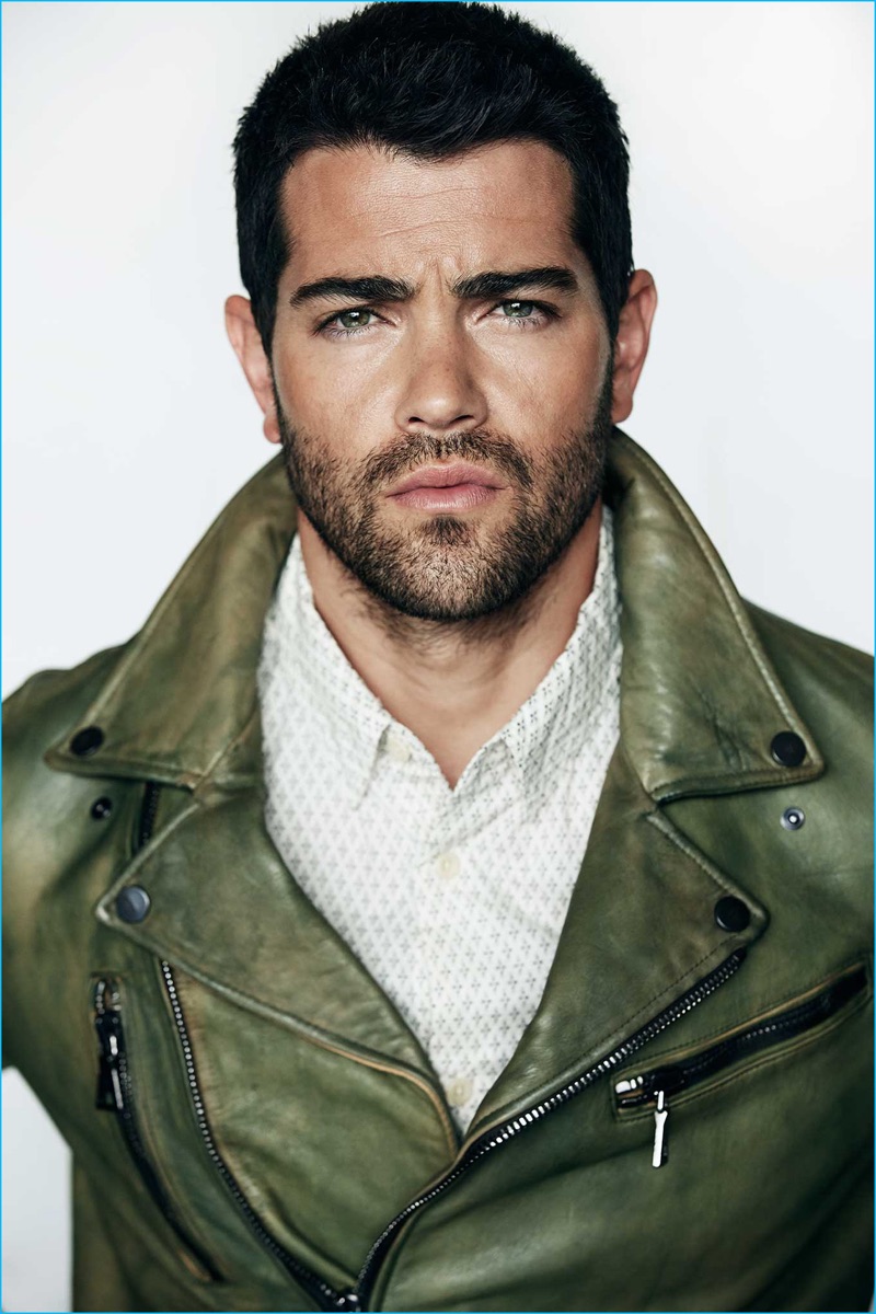 Jesse Metcalfe sports a green leather biker jacket from John Varvatos with a Cake for Monarchs shirt. » Jesse Metcalfe Has a Deconstructed Style Moment for Imagista Shoot Jesse Metcalfe sports a green leather biker jacket from John Varvatos with a Cake for Monarchs shirt.