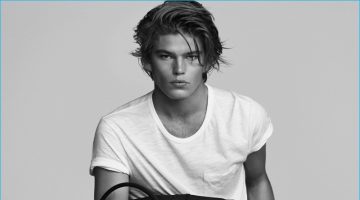 Jordan Barrett Fronts Country Road's Latest Campaign Jordan Barrett Fronts Country Road's Latest Campaign