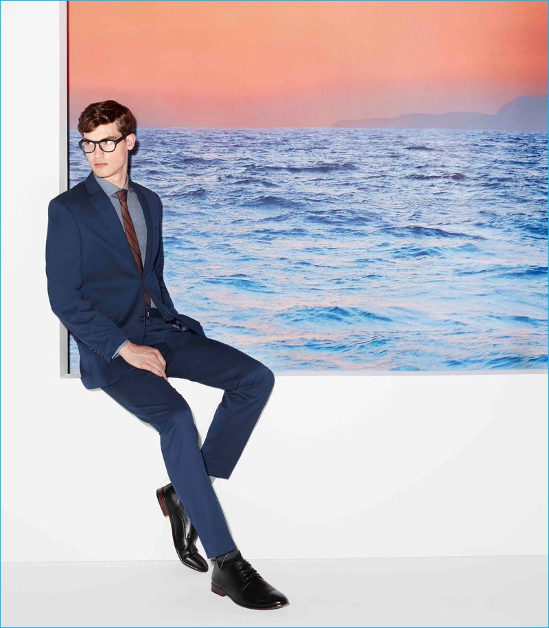 Jason Anthony suits up for Perry Ellis' fall-winter 2016 campaign.