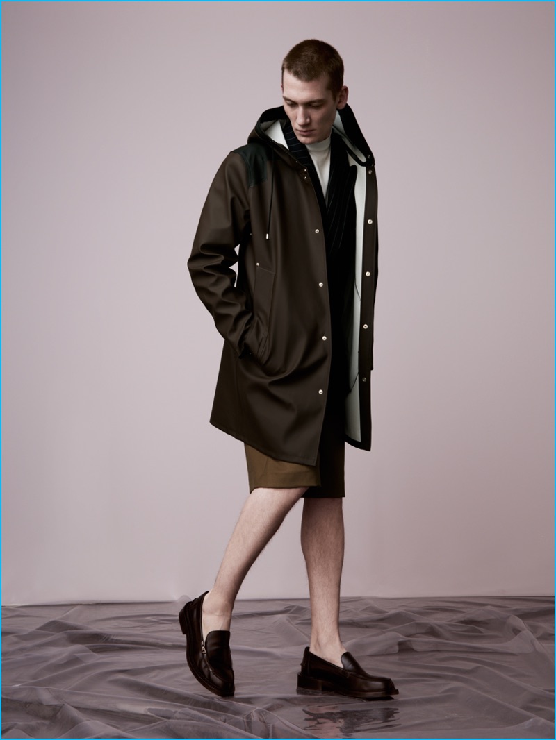 Stutterheim's Gardet Dark Brown Rubberized Cotton Parka » Stutterheim Introduces Bonded Cotton Collection, Embraces Military Style Stutterheim's Gardet Dark Brown Rubberized Cotton Parka