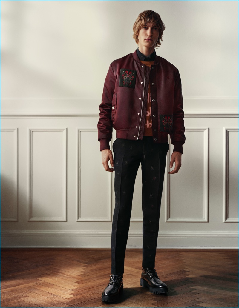 Tim Dibble rocks a trendy bomber jacket for Tiger of Sweden's fall-winter 2016 campaign. » Tiger of Sweden Serves Up Elegant Fall Ads Tim Dibble rocks a trendy bomber jacket for Tiger of Sweden's fall-winter 2016 campaign.
