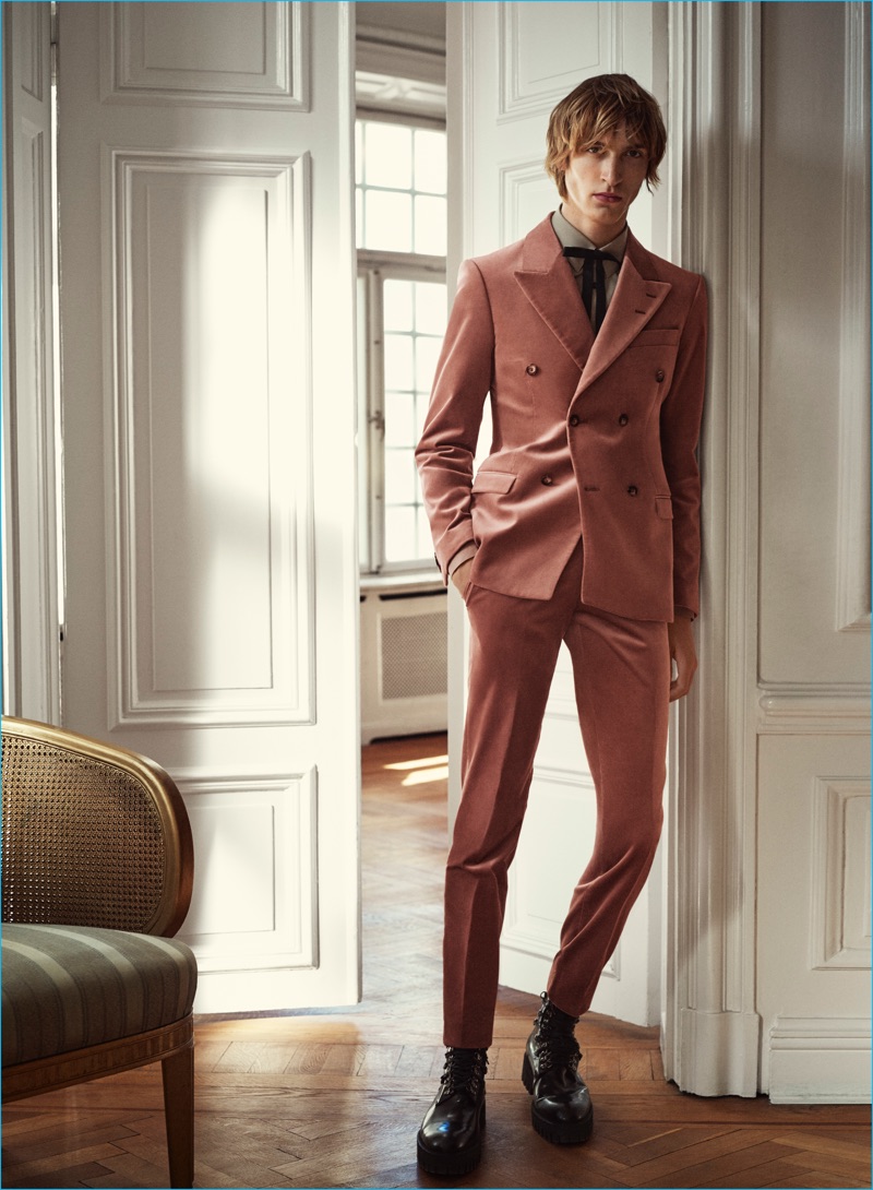 Tim Dibble is pictured in a colorful double-breasted suit for Tiger of Sweden's fall-winter 2016 campaign. » Tiger of Sweden Serves Up Elegant Fall Ads Tim Dibble is pictured in a colorful double-breasted suit for Tiger of Sweden's fall-winter 2016 campaign.