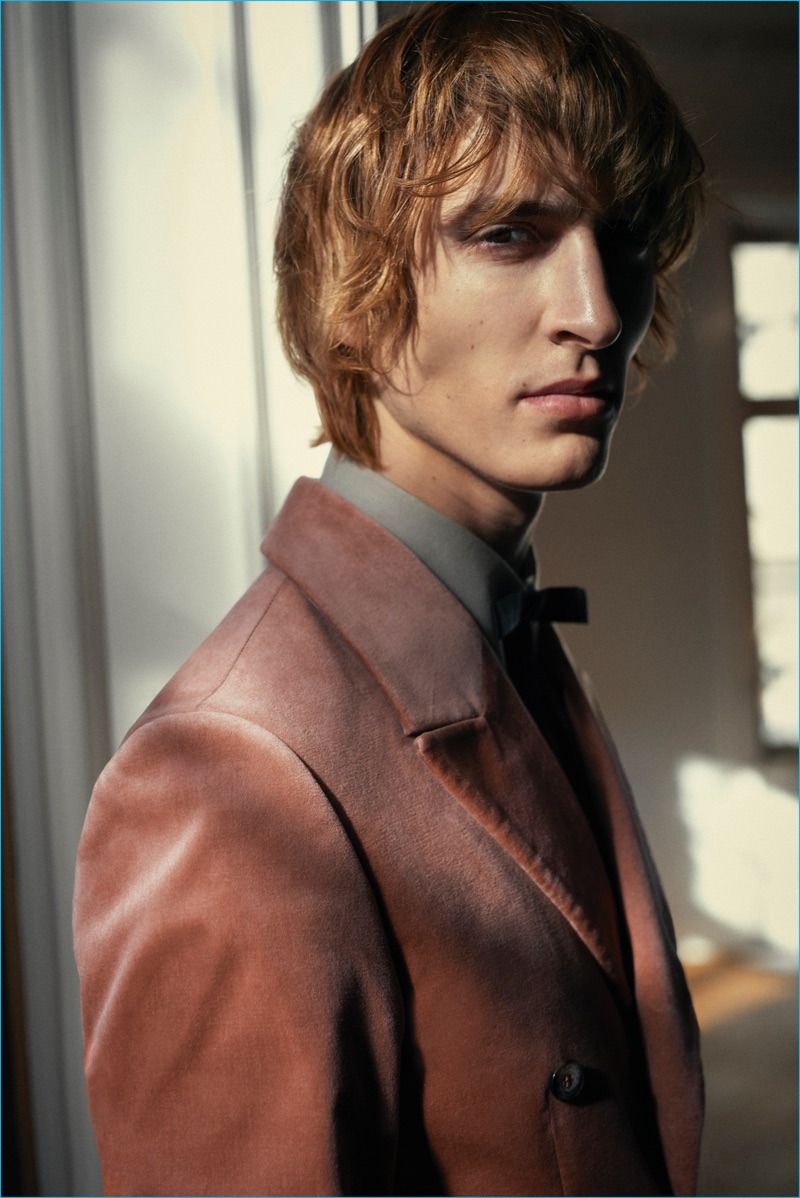Model Tim Dibble fronts Tiger of Sweden's fall-winter 2016 campaign. » Tiger of Sweden Serves Up Elegant Fall Ads Model Tim Dibble fronts Tiger of Sweden's fall-winter 2016 campaign.