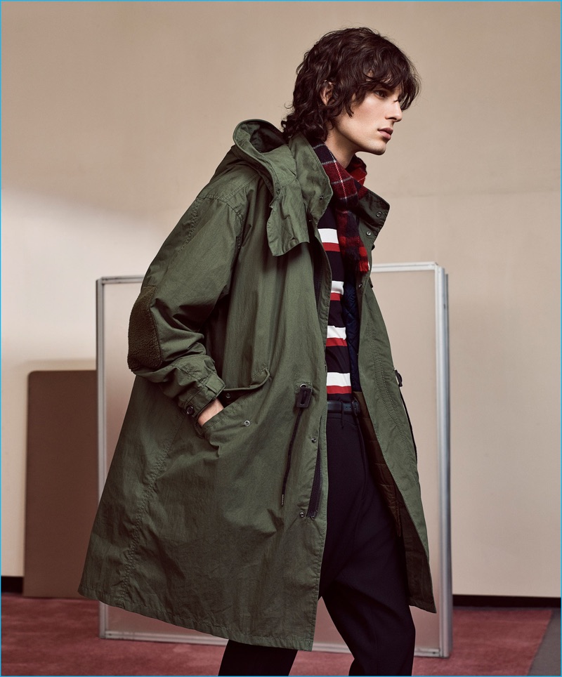 Zara Man embraces an oversized silhouette with a standout parka in army green. » The Fall Report: Zara Man Champions Everyday Trends Zara Man embraces an oversized silhouette with a standout parka in army green.