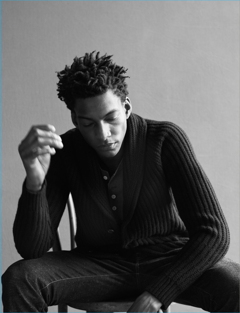 Ty Ogunkoya photographed by Josh Olins for Abercrombie & Fitch's fall-winter 2016 men's campaign. » Abercrombie & Fitch Champions Smart Everyday Style for Fall Campaign Ty Ogunkoya photographed by Josh Olins for Abercrombie & Fitch's fall-winter 2016 men's campaign.