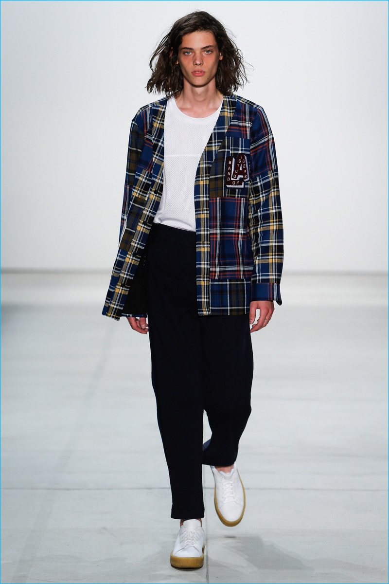 Band of Outsiders 2017 Spring Summer Mens Runway Collection 001