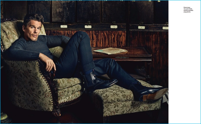 Ethan Hawke dons a Tod's sweater with Sandro trousers, and Gucci leather boots for Icon El País.