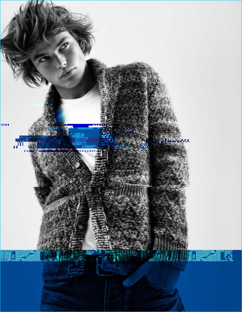 Jordan Barrett dons a marled knit cardigan sweater for Pepe Jeans' fall-winter 2016 campaign.