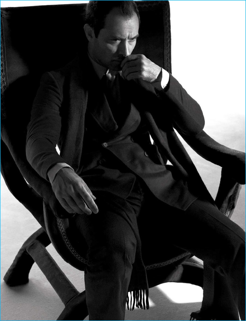 Jude Law dons tailoring from Bottega Veneta for L'Uomo Vogue. » Jude Law Covers L'Uomo Vogue, Talks 'The Young Pope' Jude Law dons tailoring from Bottega Veneta for L'Uomo Vogue.