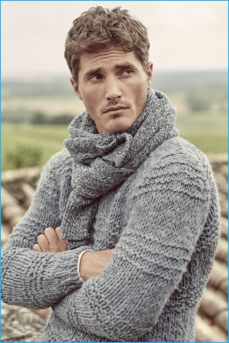 Ollie Edwards wears a grey knit for Koton Men's fall-winter 2016 campaign.
