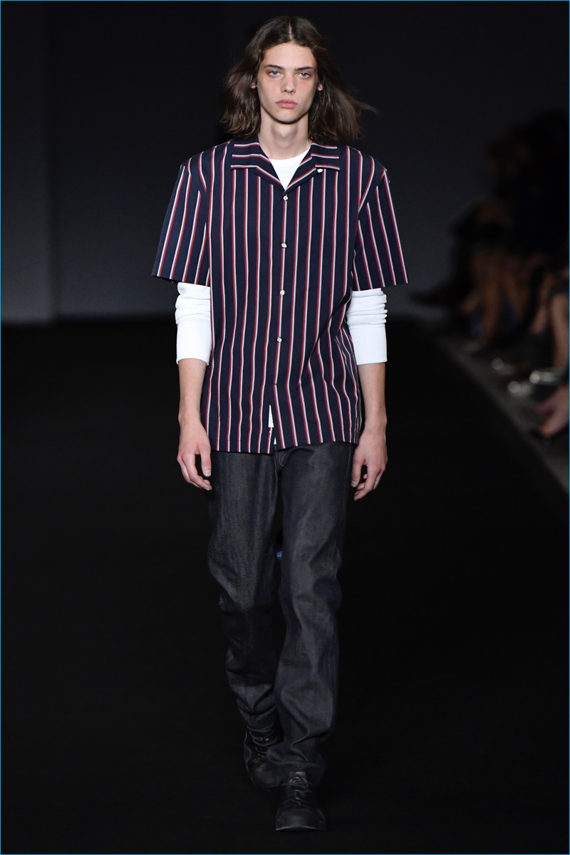 Bringing to mind 90s style, Rag & Bone turns out a boxy striped short sleeve shirt that is layered for spring-summer 2017. » Streetwear & Sportswear Collide for Rag & Bone's S/S '17 Collection Bringing to mind 90s style, Rag & Bone turns out a boxy striped short sleeve shirt that is layered for spring-summer 2017.