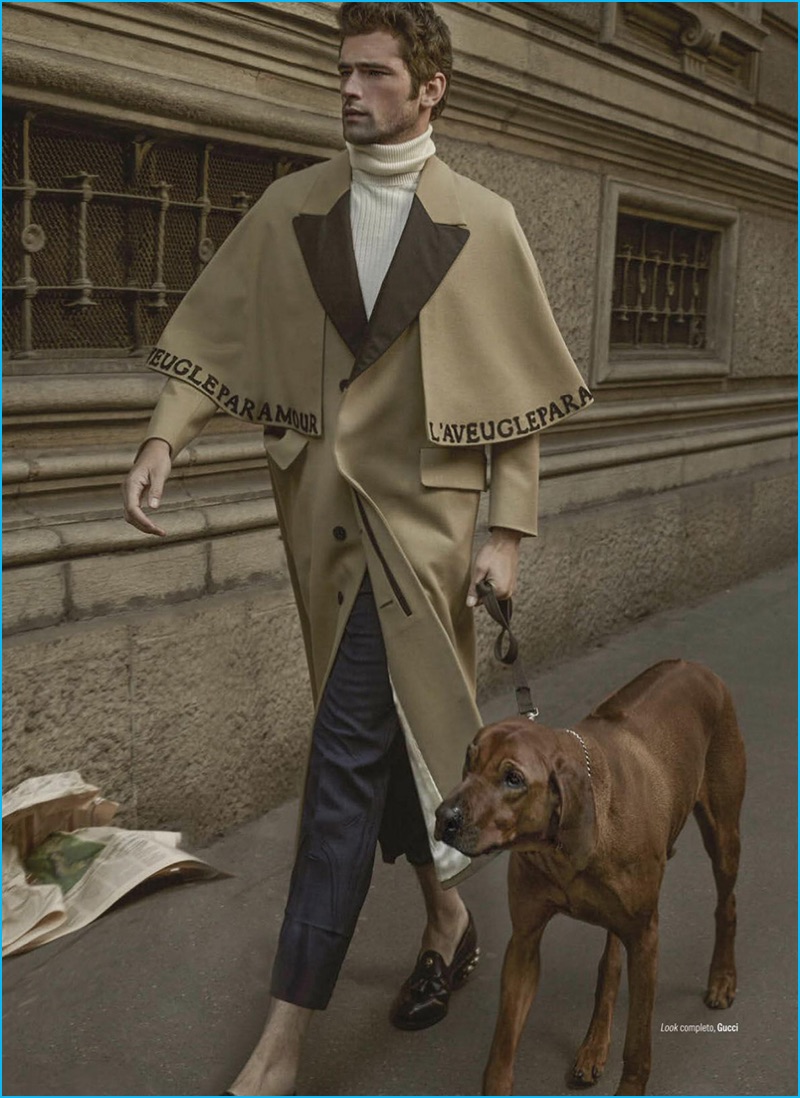 Heads outdoors for a walk in a dandy Gucci look from the fashion house's fall-winter 2016 collection.