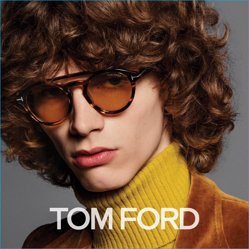 Erik van Gils rocks stylish tortoiseshell sunglasses for Tom Ford's fall-winter 2016 eyewear campaign.