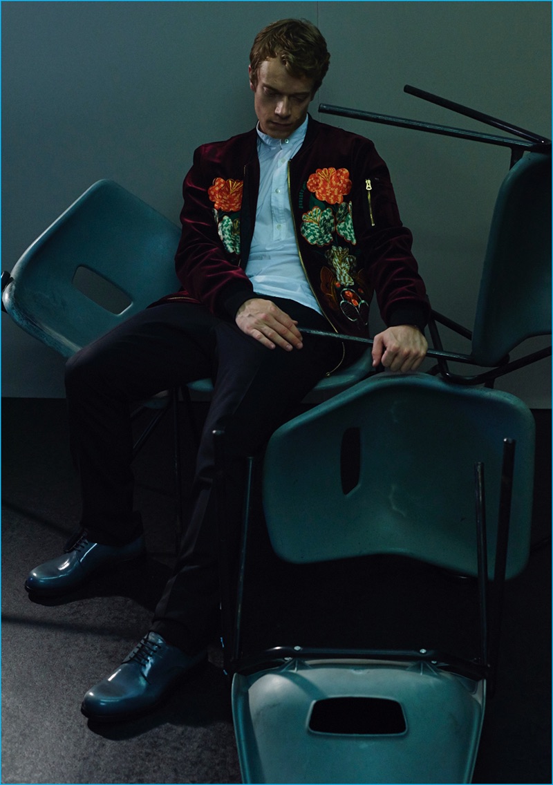 Appearing in Hunger magazine, Alfie Allen wears a Scotch & Soda jacket with a J.Lindeberg shirt, Dior Homme trousers, and Emporio Armani shoes.