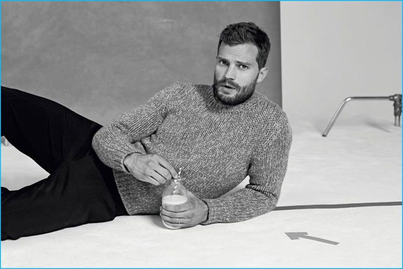 Jamie Dornan dons a Tod's sweater and Salvatore Ferragamo trousers for Icon El País.