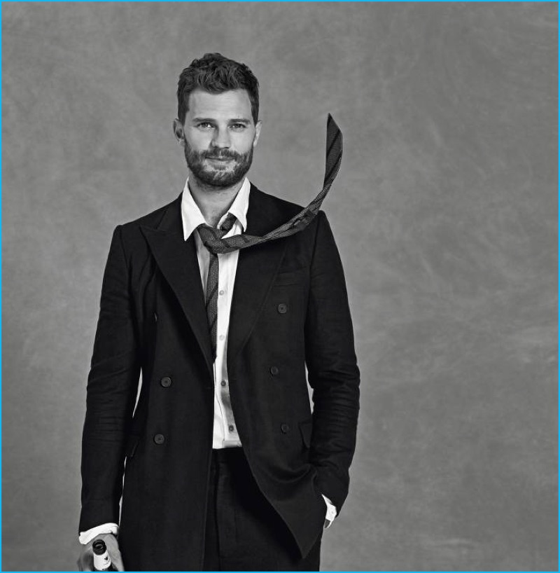 Actor Jamie Dornan sports a Bottega Veneta suit with a shirt and tie from Massimo Dutti for Icon El País.