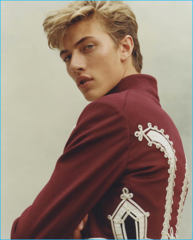 Lucky Blue Smith graces the pages of ES magazine.