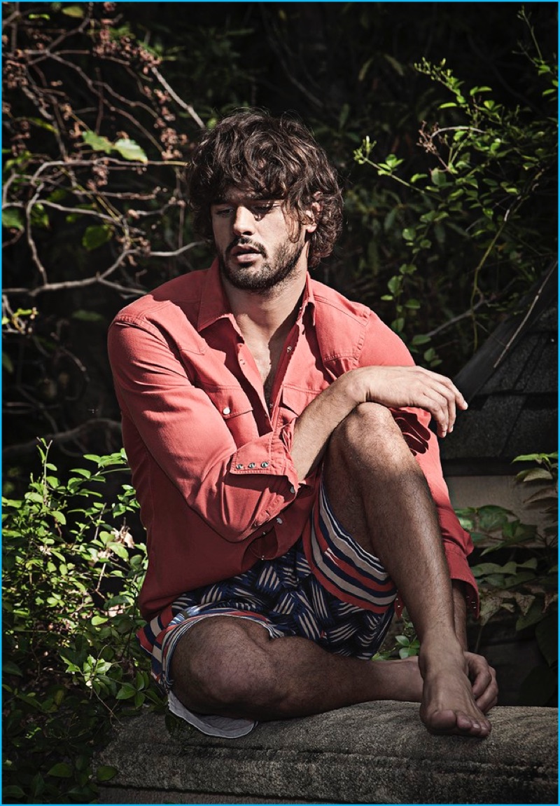 Jorge Figueiredo photographs Marlon Teixeira for Murilo Lomas' spring-summer 2017 campaign.