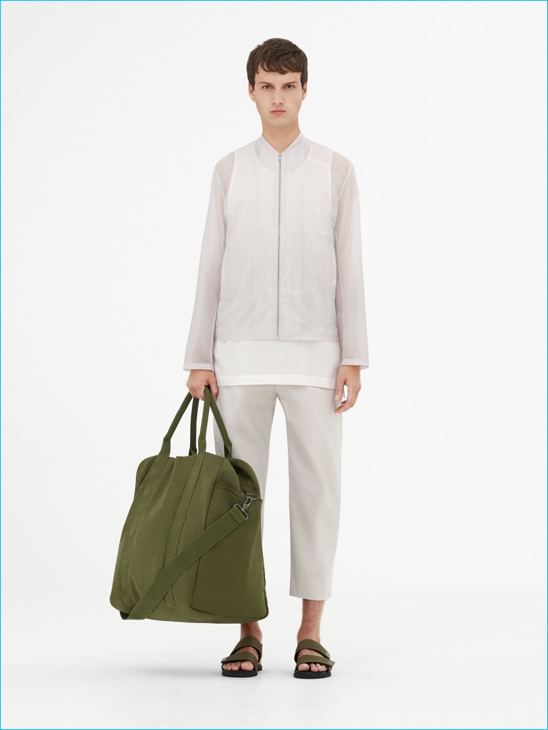 Swedish brand COS achieves an effortless aesthetic with its use of monochromatic ensembles.