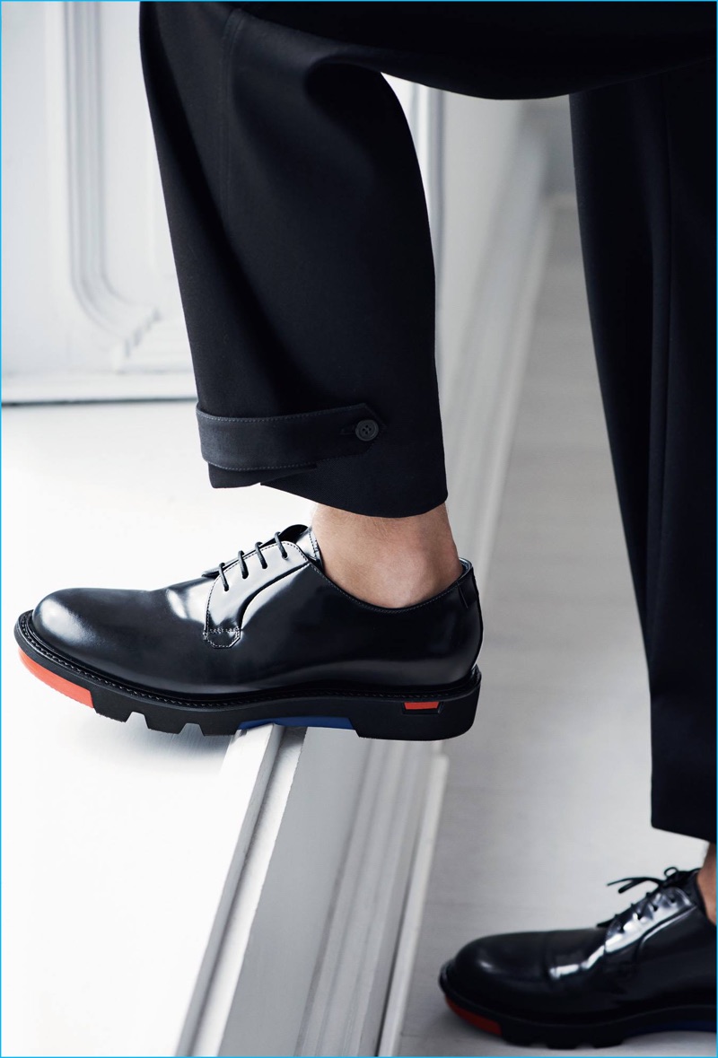 Emporio Armani showcases its modern take on dress shoes with a thick colored sole for its cruise 2017 collection.
