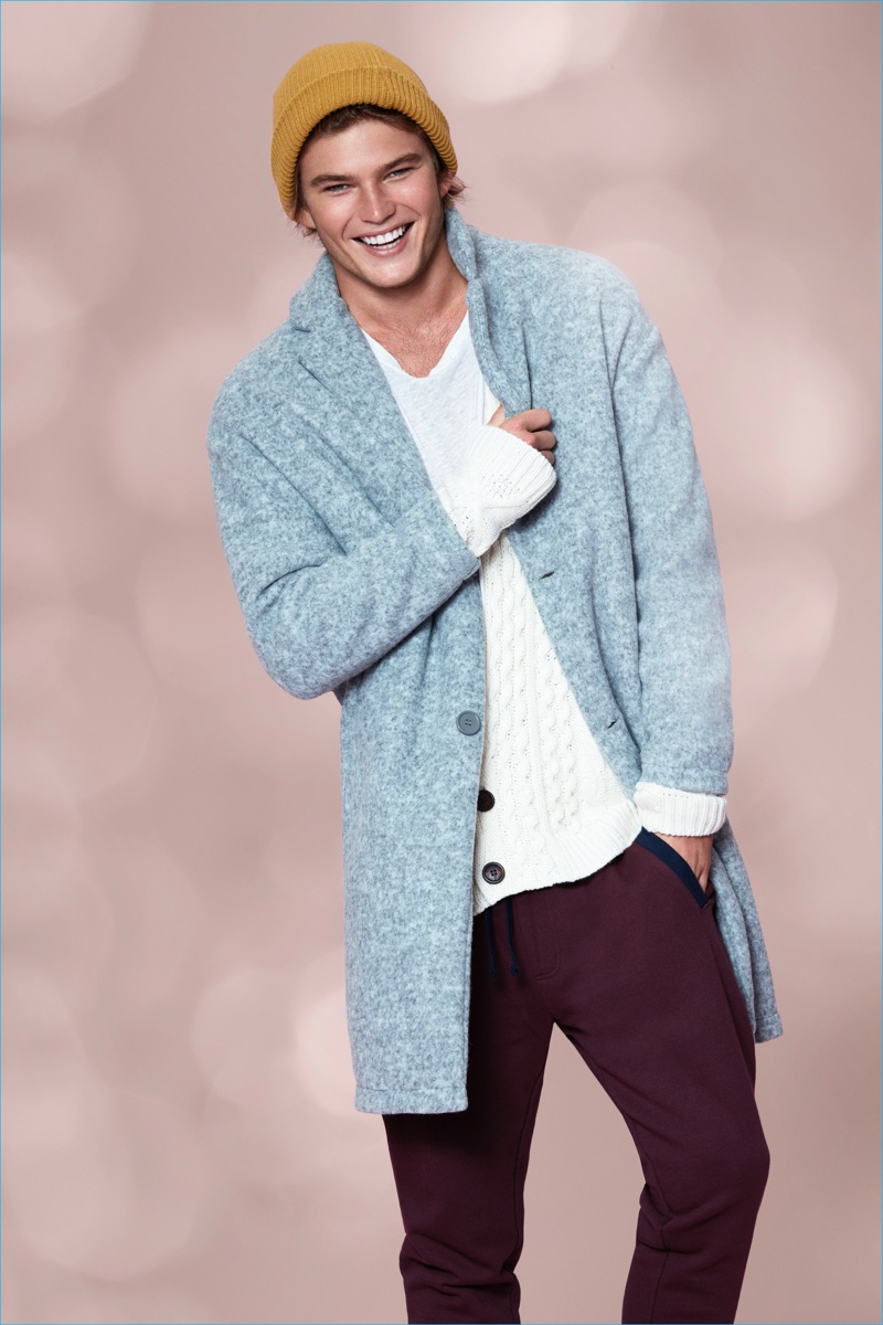 All smiles, Jordan Barrett fronts Forever 21's holiday 2016 campaign. » Jordan Barrett Stars in Forever 21's Holiday Campaign All smiles, Jordan Barrett fronts Forever 21's holiday 2016 campaign.