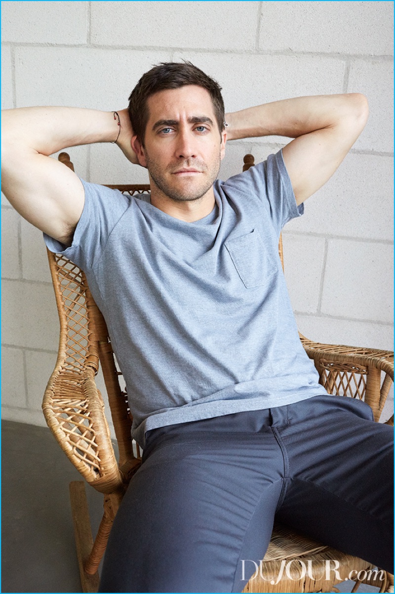 Jake Gyllenhaal rocks a Polo Ralph Lauren pocket tee with Carhartt WIP pants.