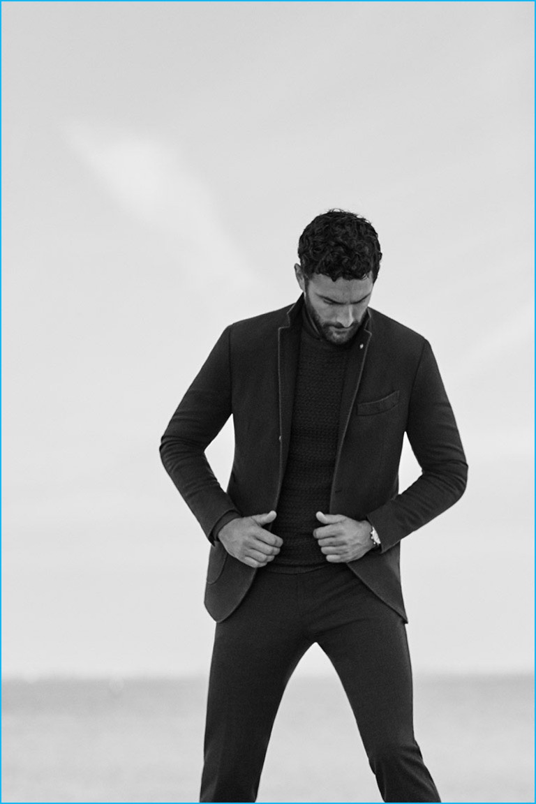 Noah Mills is Striking in Massimo Dutti Tailoring – The Fashionisto