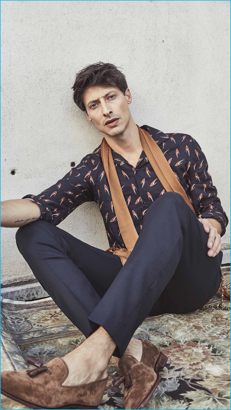 American model Jonas Mason is a sleek vision in smart tailored separates from The Kooples' spring-summer 2017 collection. » Travel the World with The Kooples' Spring 2017 Collection American model Jonas Mason is a sleek vision in smart tailored separates from The Kooples' spring-summer 2017 collection.