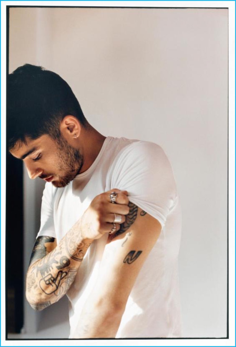 Going casual, Zayn Malik wears a COS t-shirt for ES magazine.