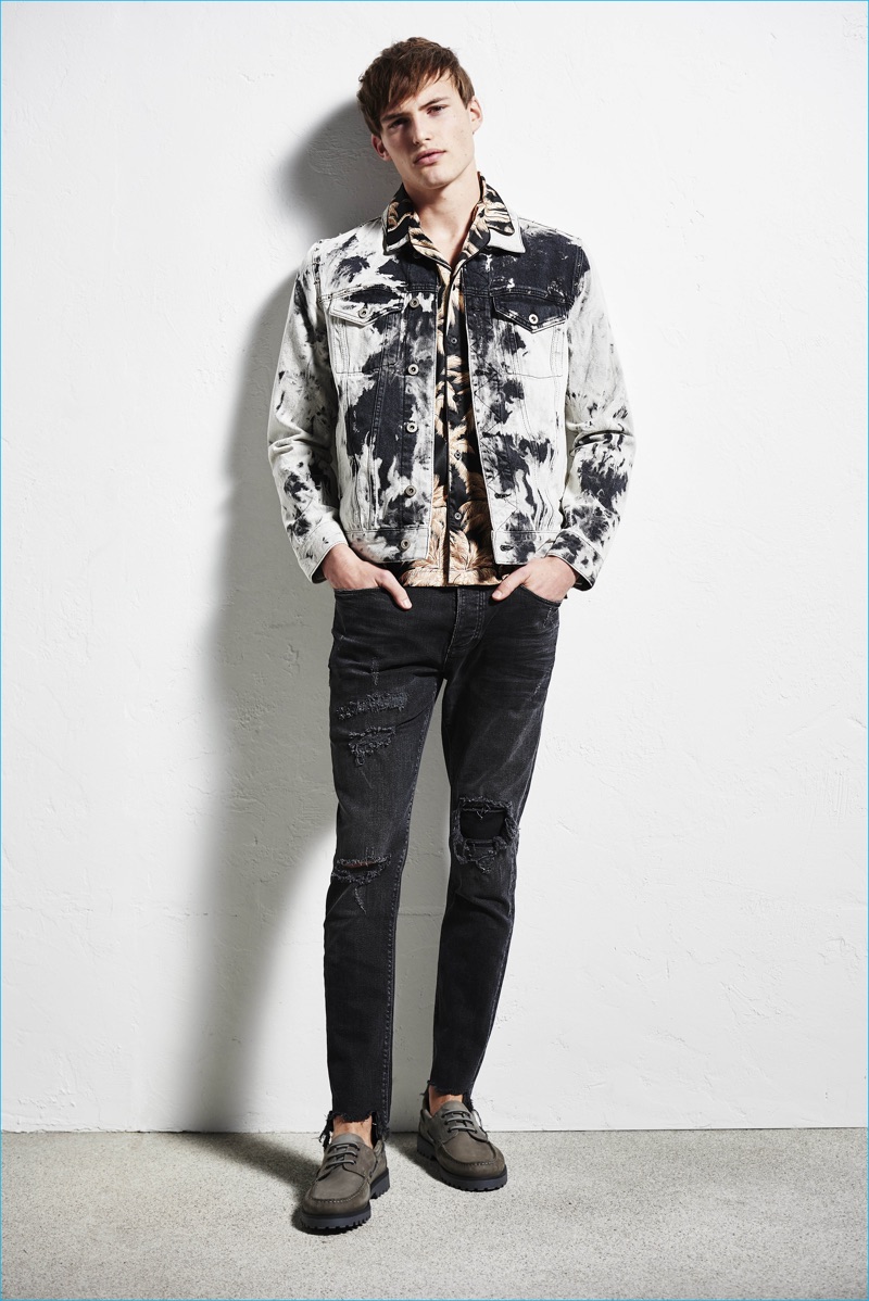 Double denim is updated with a bleached treatment for River Island's spring-summer 2017 collection. » River Island Unveils Fresh Fashions for Spring '17 Double denim is updated with a bleached treatment for River Island's spring-summer 2017 collection.