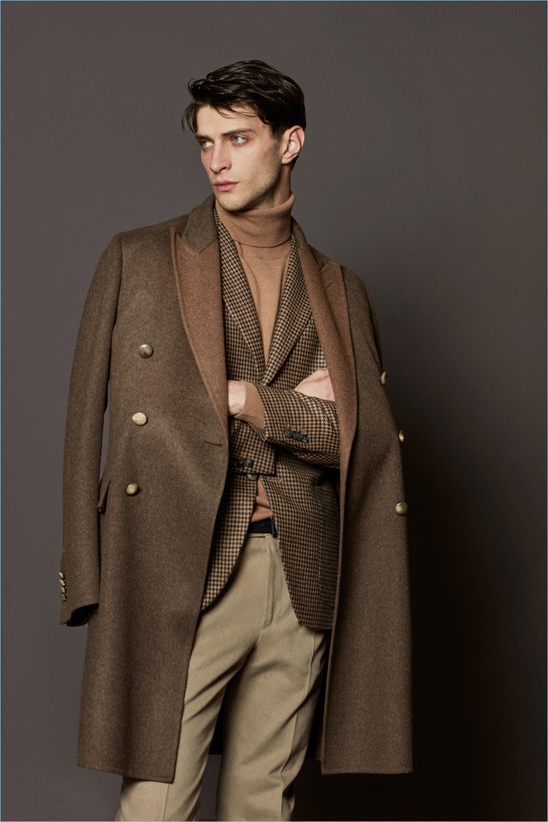 Earthy shades of brown come together for a sharp ensemble from Boglioli's fall-winter 2017 collection. » Boglioli Presents Smart Fall '17 Collection for the Fashionable Poet Earthy shades of brown come together for a sharp ensemble from Boglioli's fall-winter 2017 collection.