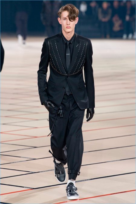 Dior Homme Interprets Sartorial Rave for Fall '17 Collection