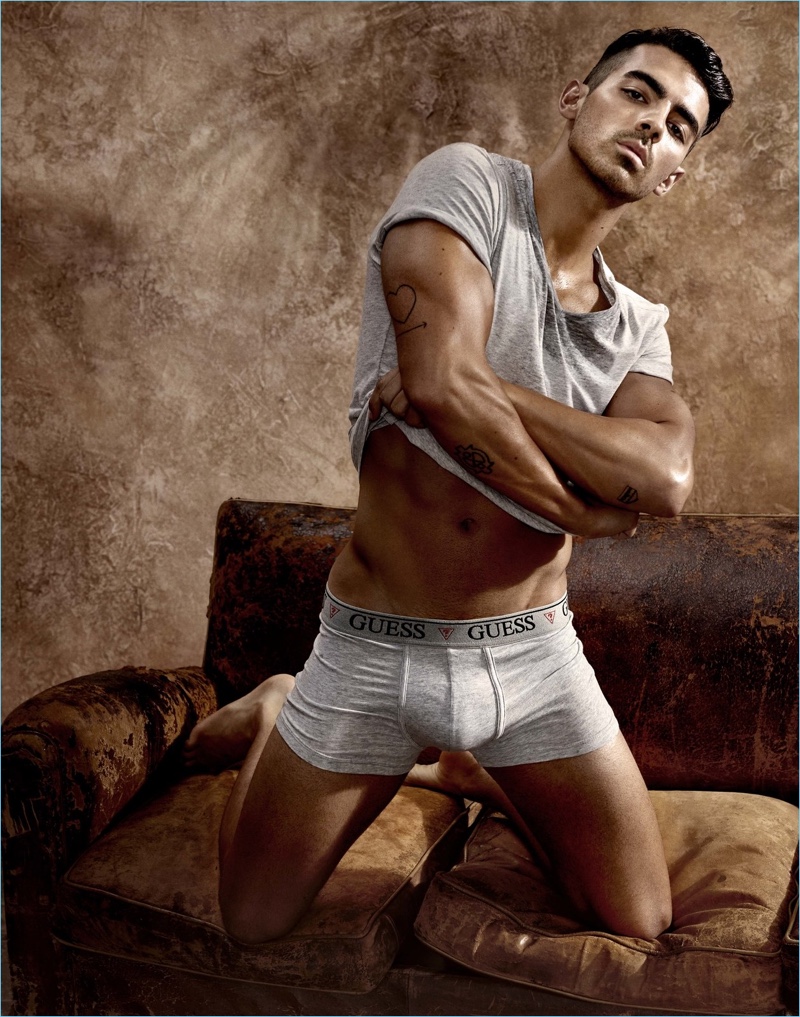 Yu Tsai photographs Joe Jonas for GUESS' spring-summer 2017 underwear campaign. » Joe Jonas Strips Down to Underwear for New GUESS Campaign Yu Tsai photographs Joe Jonas for GUESS' spring-summer 2017 underwear campaign.