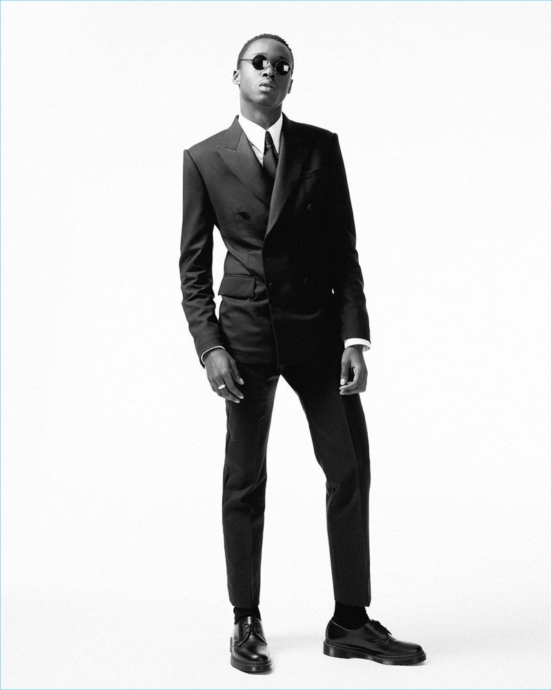 Moonlight star Ashton Sanders wears a Calvin Klein tuxedo for the 2017 Oscars. » Calvin Klein Taps 'Moonlight' Stars for Underwear Campaign Moonlight star Ashton Sanders wears a Calvin Klein tuxedo for the 2017 Oscars.