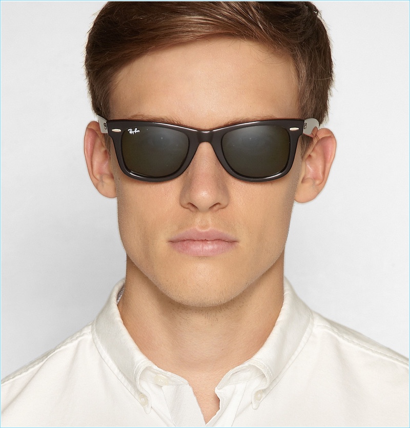 Commit to an easy essential with Ray-Ban's Original Wayfarer sunglasses.