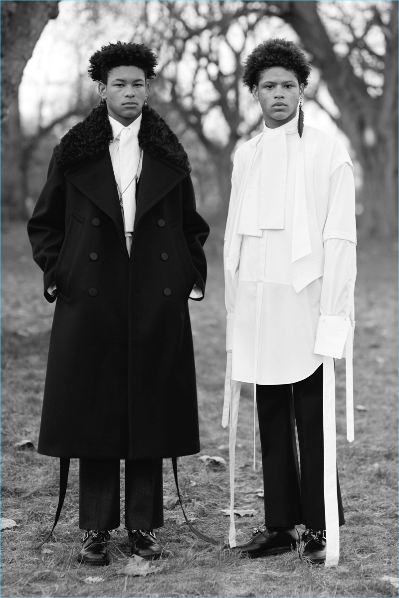 Alexander McQueen presents a dandy approach to menswear for fall-winter 2017. » Alexander McQueen Goes Dandy with Oscar Wilde Inspired Fall '17 Alexander McQueen presents a dandy approach to menswear for fall-winter 2017.