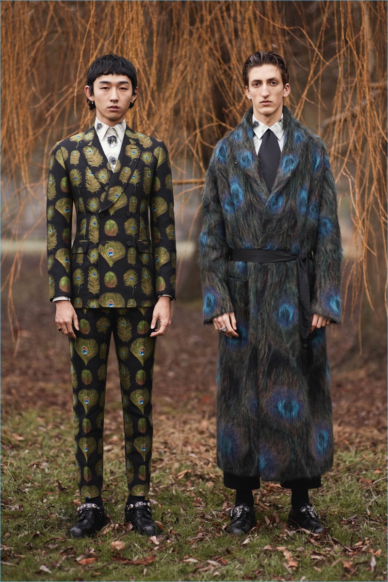 Peacock prints create an elaborate image for Alexander McQueen's fall-winter 2017 collection.