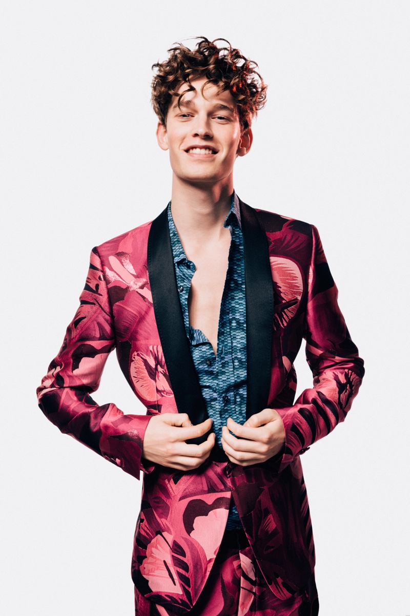 Lucas wears suit Dirk Bikkembergs and shirt Solo Io.