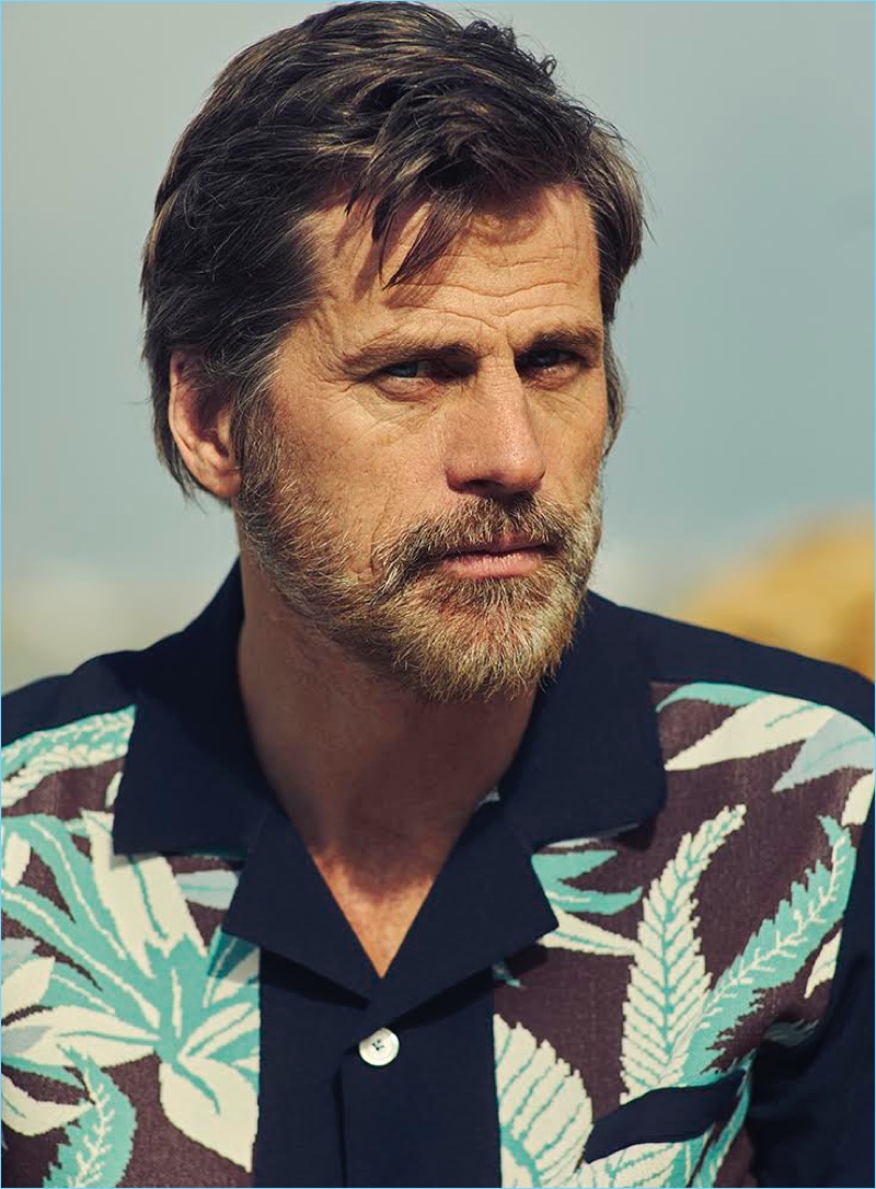 Mark Vanderloo sports a Valentino Cuban collared shirt for El País Semanal.