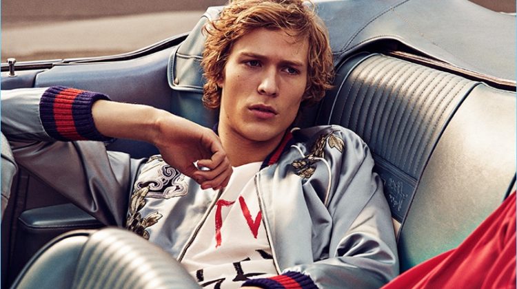 Sven de Vries wears a spring look by Gucci for GQ España.