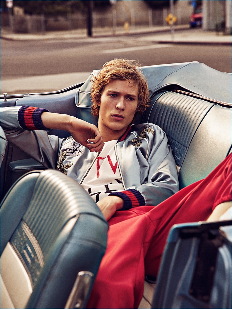 Sven de Vries wears a spring look by Gucci for GQ España.