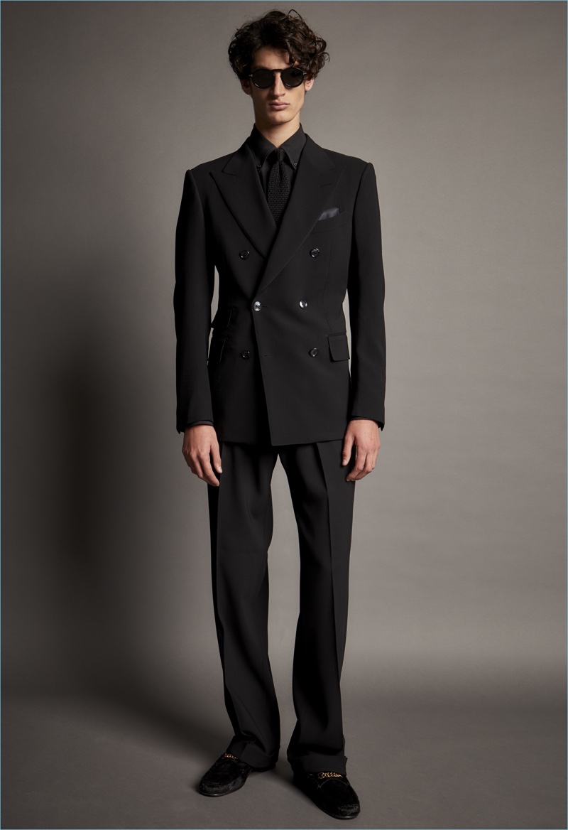 Tom ford suit. Костюмы свободного кроя мужские на свадьбу. Tom ford костюм. Костюм в клеточку мужской. Костюм с перчатками мужской.