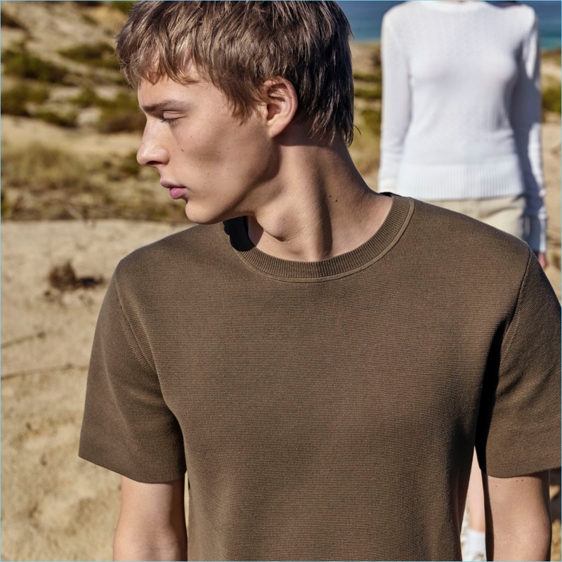 Elevate the t-shirt with Uniqlo U's ribbed crewneck sweater. 