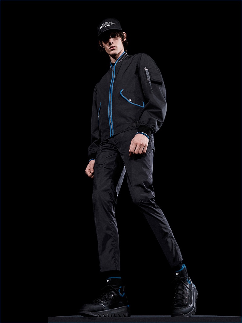 Kris Van Assche embraces a sporty flair for Dior Homme's fall-winter 2017 collection. » Pre-Fall '17: Dior Homme Travels to Tokyo Kris Van Assche embraces a sporty flair for Dior Homme's fall-winter 2017 collection.