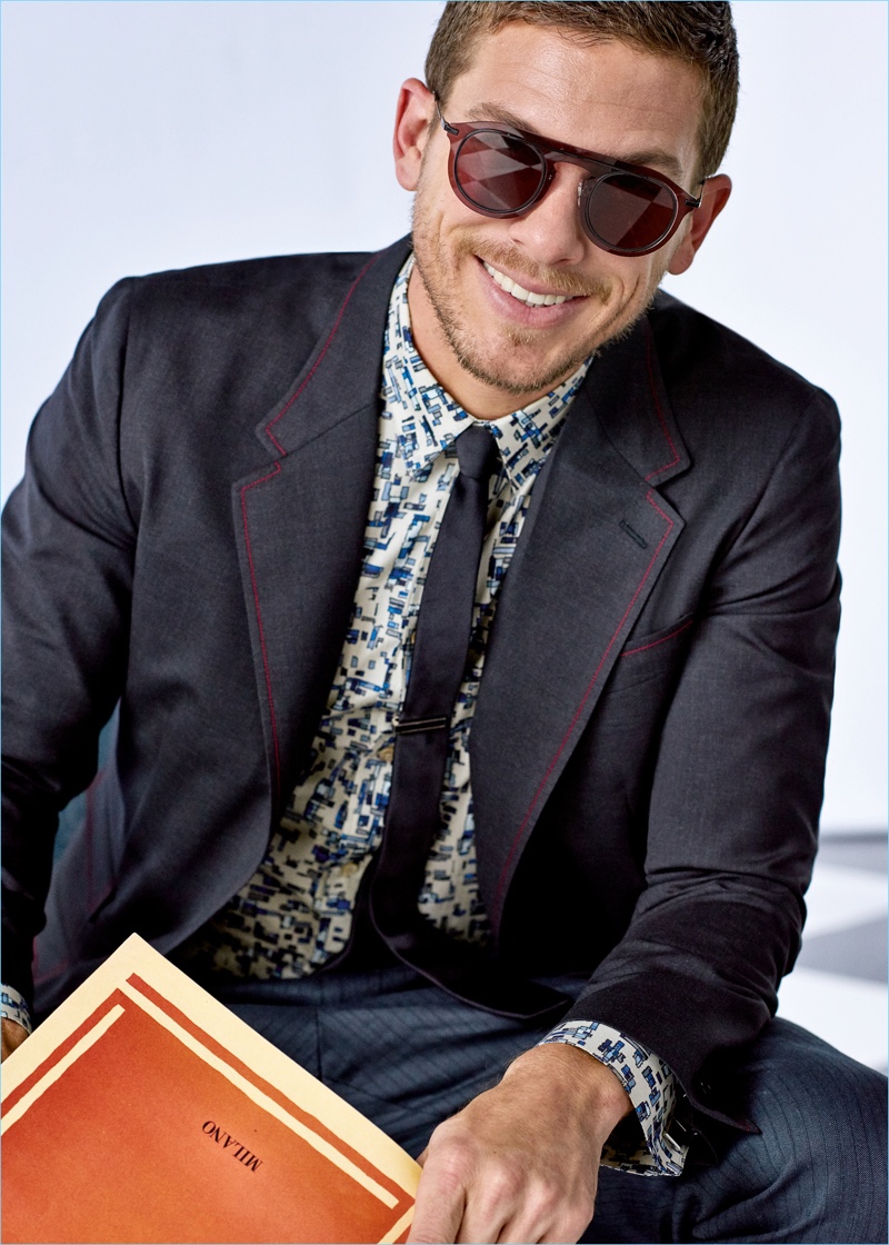 All smiles, Adam Senn dons a suit from Dolce & Gabbana's spring-summer 2017 Sartoria collection. » Week in Review: Dolce & Gabbana, Orlando Bloom for GQ Italia, Jimmy Choo + More All smiles, Adam Senn dons a suit from Dolce & Gabbana's spring-summer 2017 Sartoria collection.